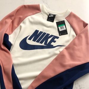 Brand New Nike Sweatshirt 💕